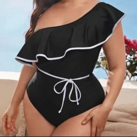 SHEIN Curve Black White Ruffle One Piece Plus Size Sexy Modest Slimming NWOT - Picture 8 of 8